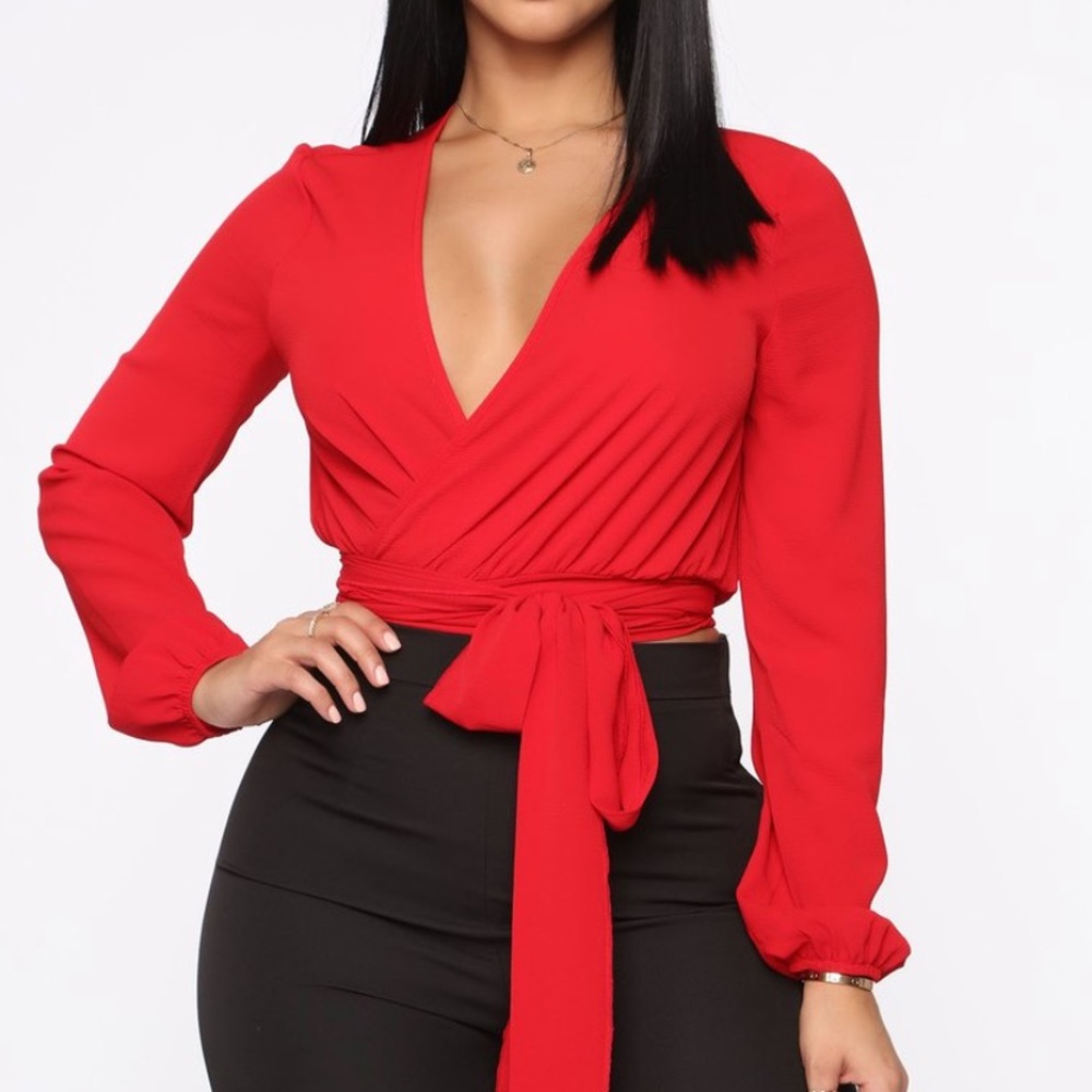 Fashion Nova Little white lies SZ M Red